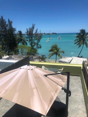 Ocean-View Penthouse With Roof Terrace, Grand Baie, Waterside Complex The Vale Exterior foto